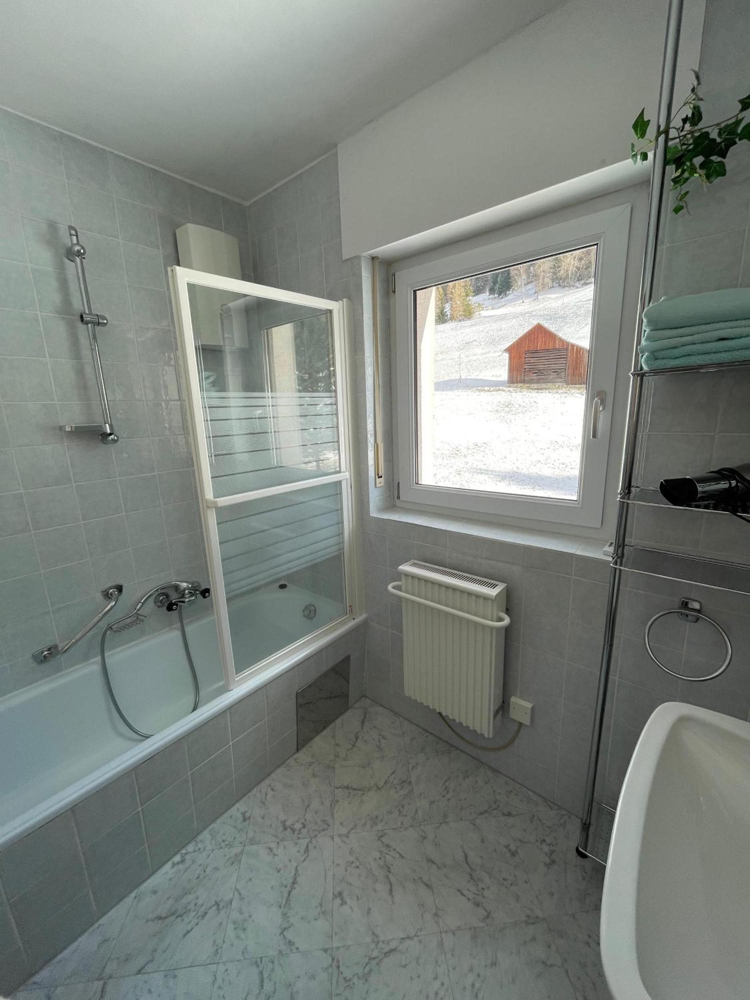Gemuetliche Wohnung Mit Talblick Batschuns Luaran gambar